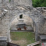 Argos & Dexter at the Ehlinghem churchruin