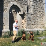 Tomas, Argos & Dexter at Bara Church Ruin